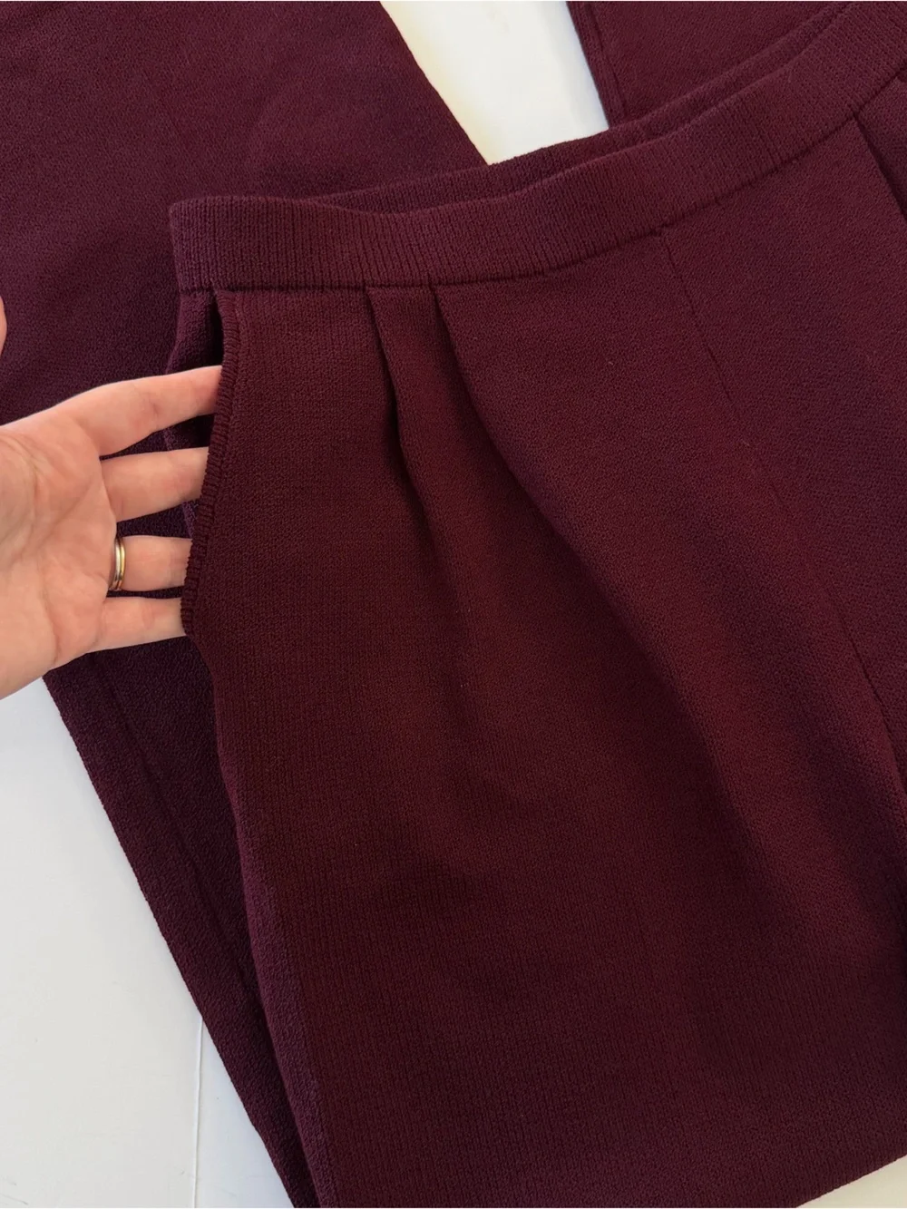 St John Pants Womens 10 Santana Knit Maroon Wine Pockets Straight Leg Pleated